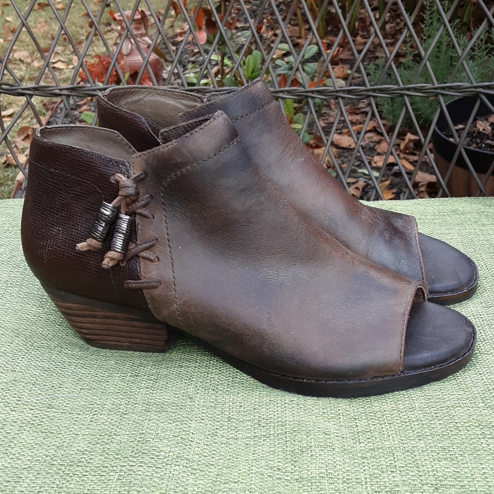 OTBT Truckage Brown Leather Boho Open Toe Ankle Boot.